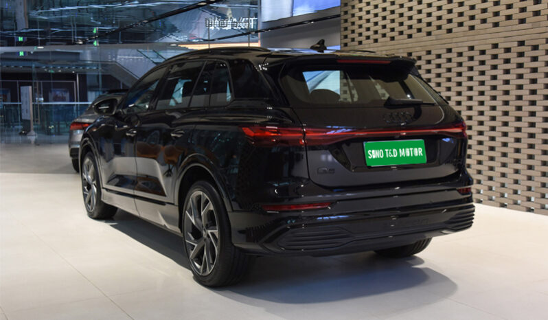 
								Audi Q5 e-tron 2024 New electric vehicle smart full									