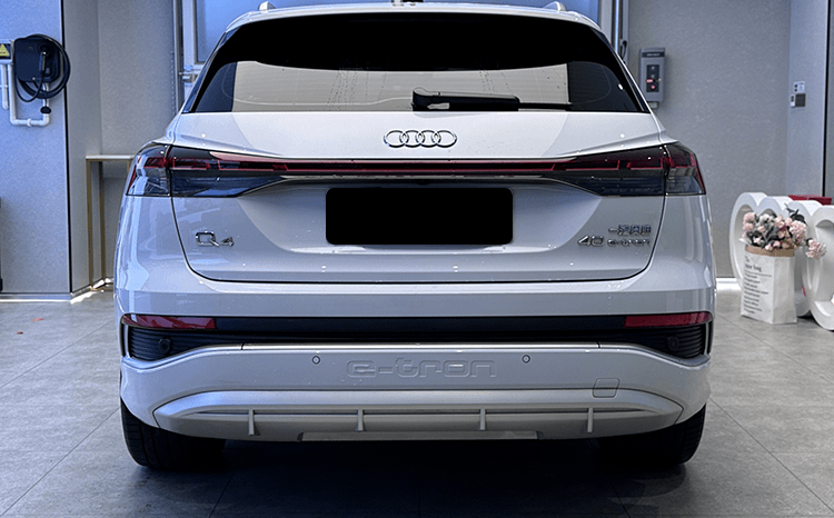 
								2024 Audi Q4 E-Tron full									