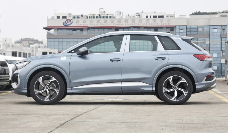 
								Audi Q4 e-tron full									