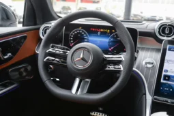 
										Mercedes-Benz GLC full									