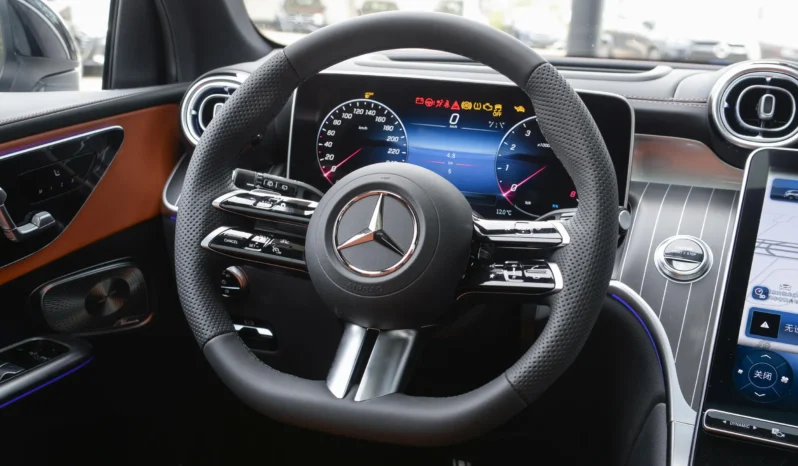 
								Mercedes-Benz GLC full									