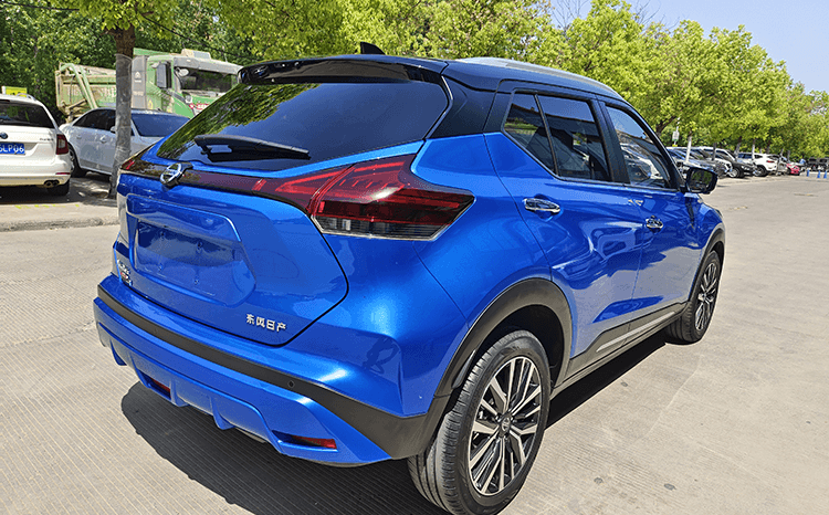 
								Nissan Kicks full									