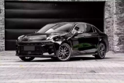 
										Lynk & Co 03 full									