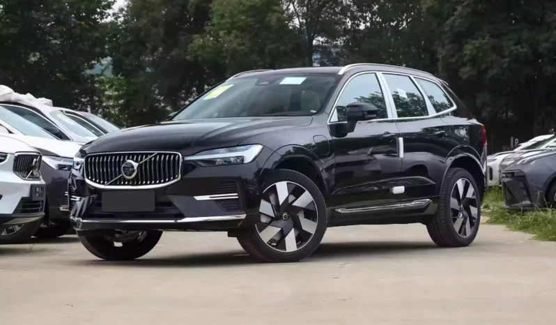 
								Volvo XC60 PHEV full									